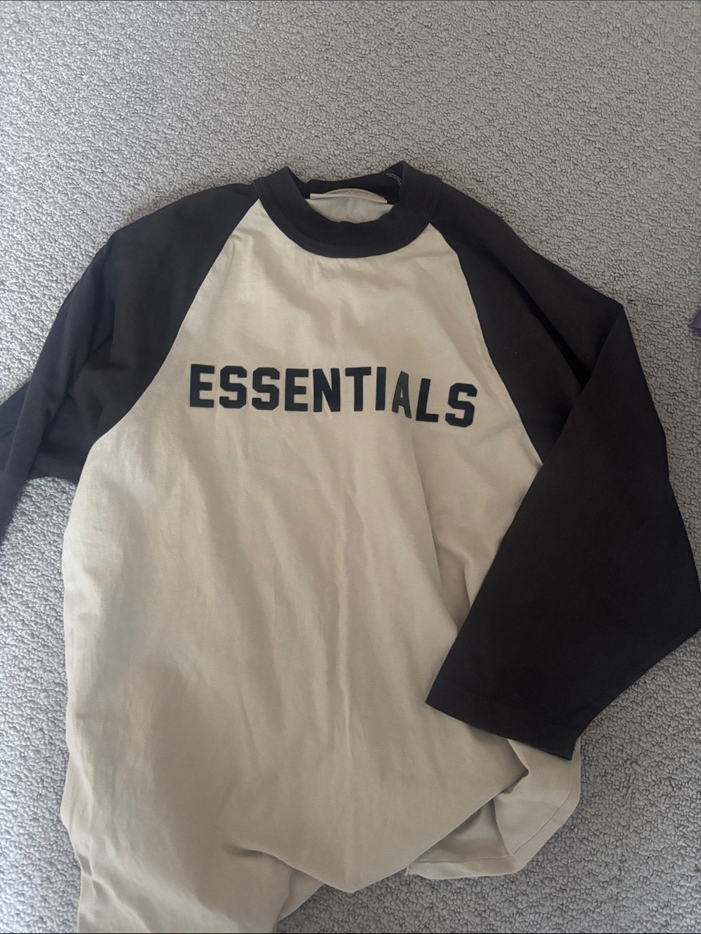 ESSENTIALS Two-Tone Raglan Baseball Shirt - Black & Cream